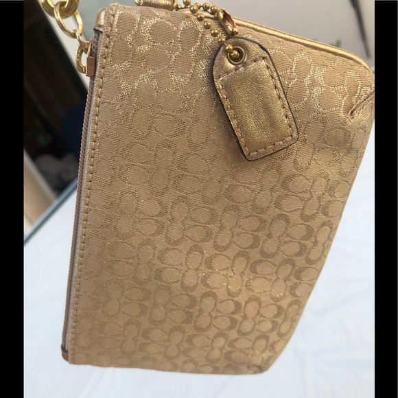 NWT ✨ COACH Gold Wristlet - Picture 2 of 8